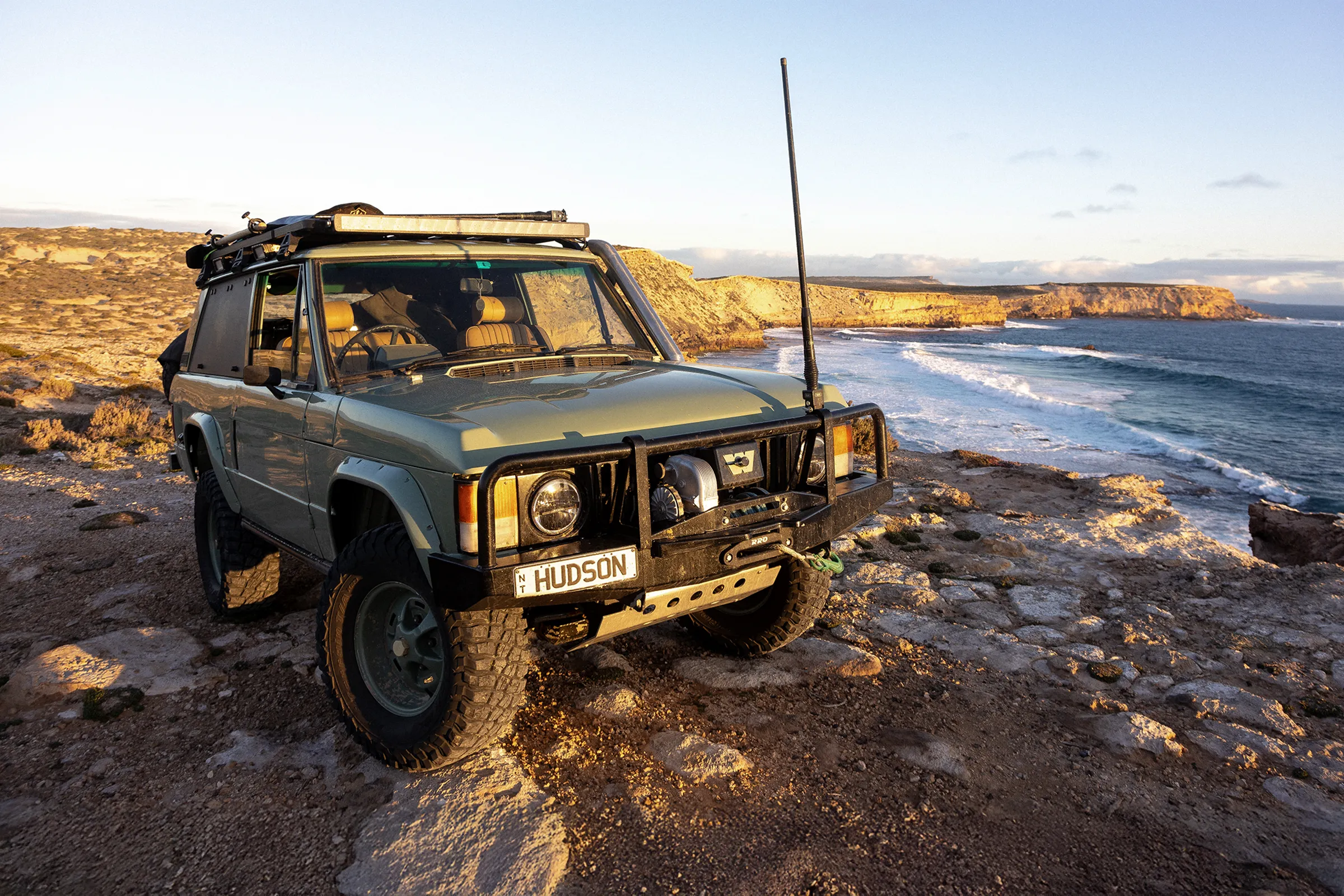 Range Rover classic parked up along rugged Australian coastline | Hudson Coachworks Range Rover Classic | Expedition Range Rover | Range Rover Classic Build